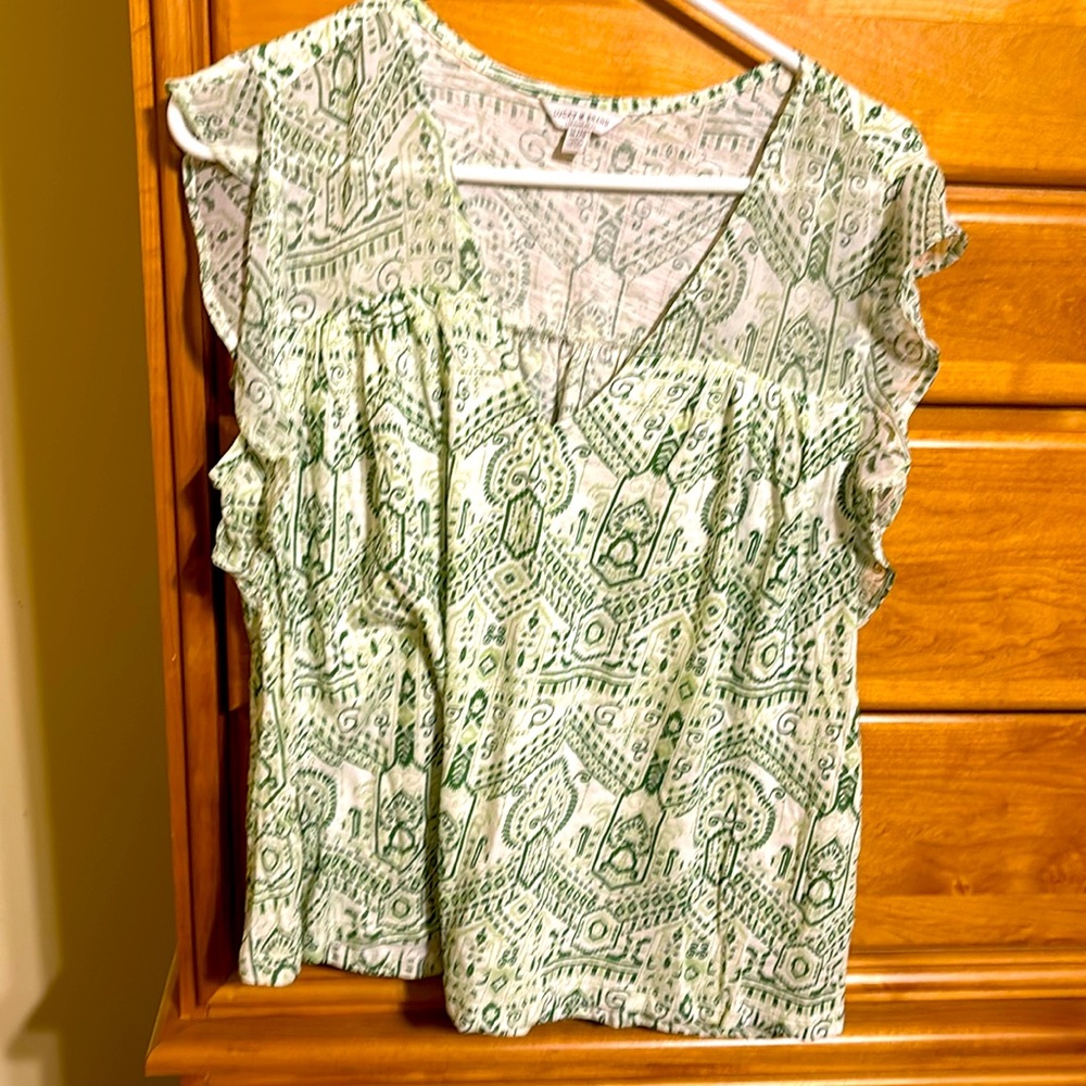 White with Green pattern. Lightweight. Light flutter sleeve.